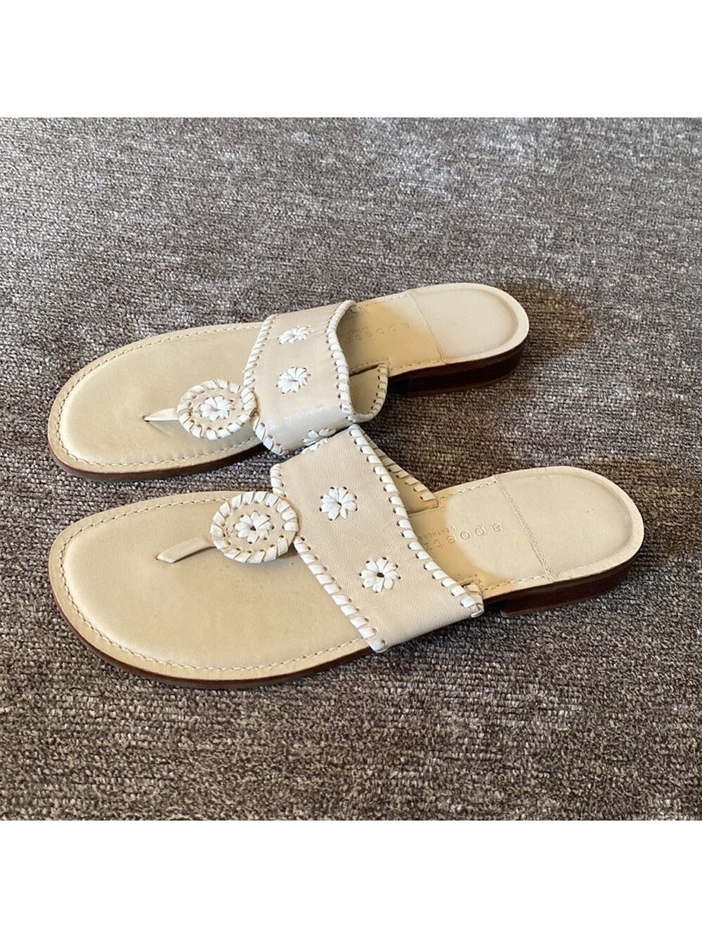 Apostrophe womens sandals; size 8 medium